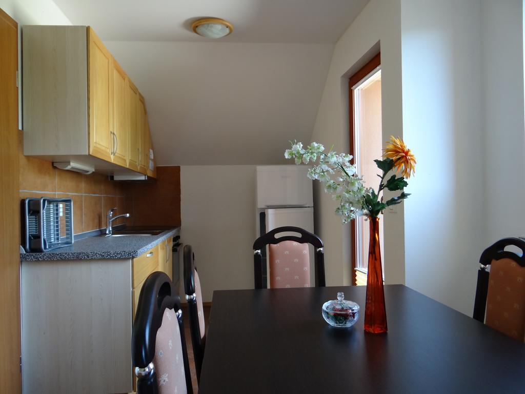Apartments Trebusak Laze v Tuhinju エクステリア 写真